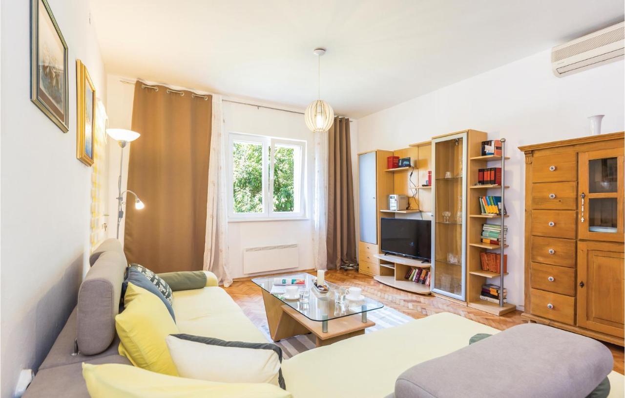 Lovely Apartment In Makarska With Wifi المظهر الخارجي الصورة