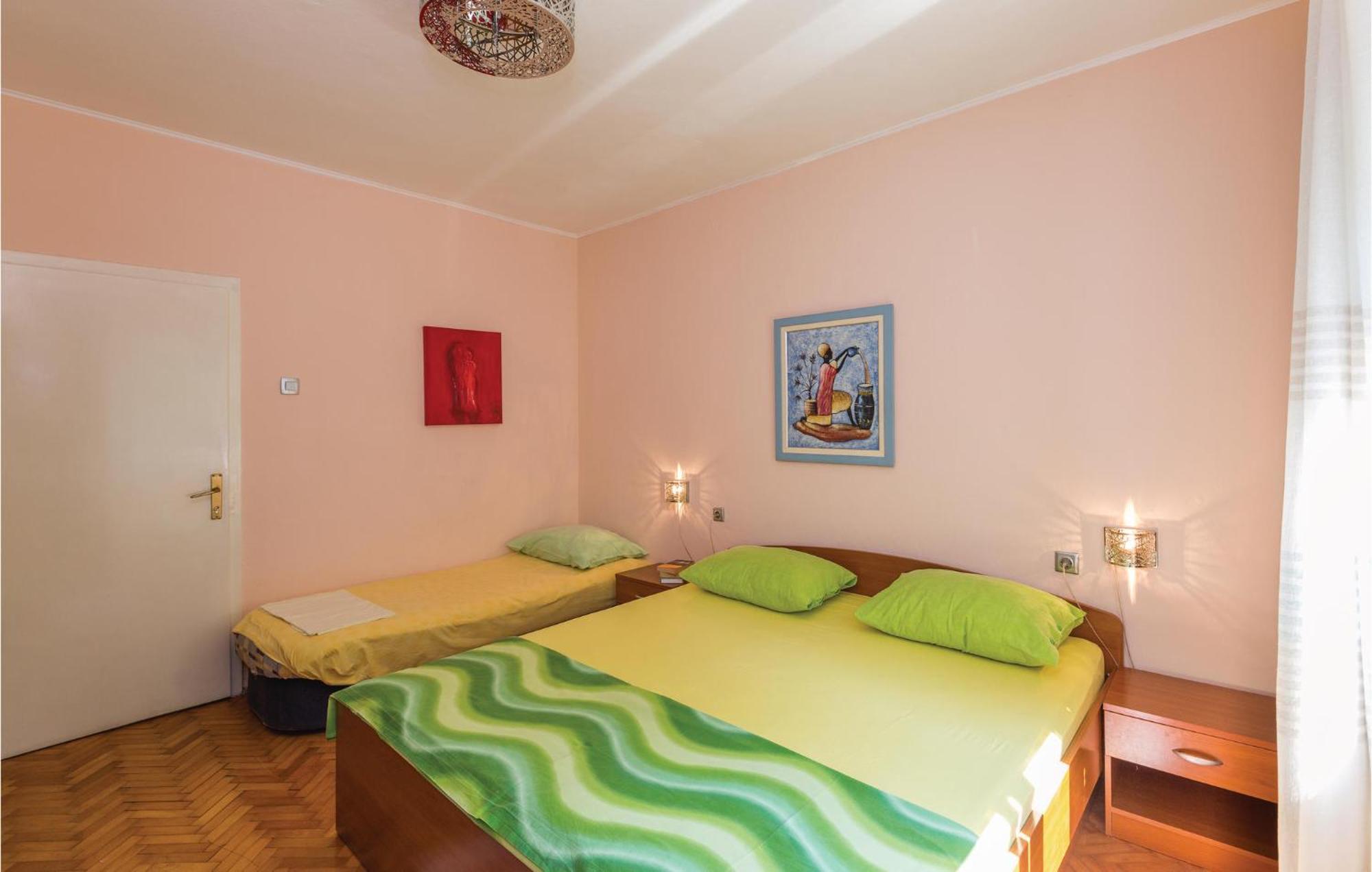 Lovely Apartment In Makarska With Wifi المظهر الخارجي الصورة