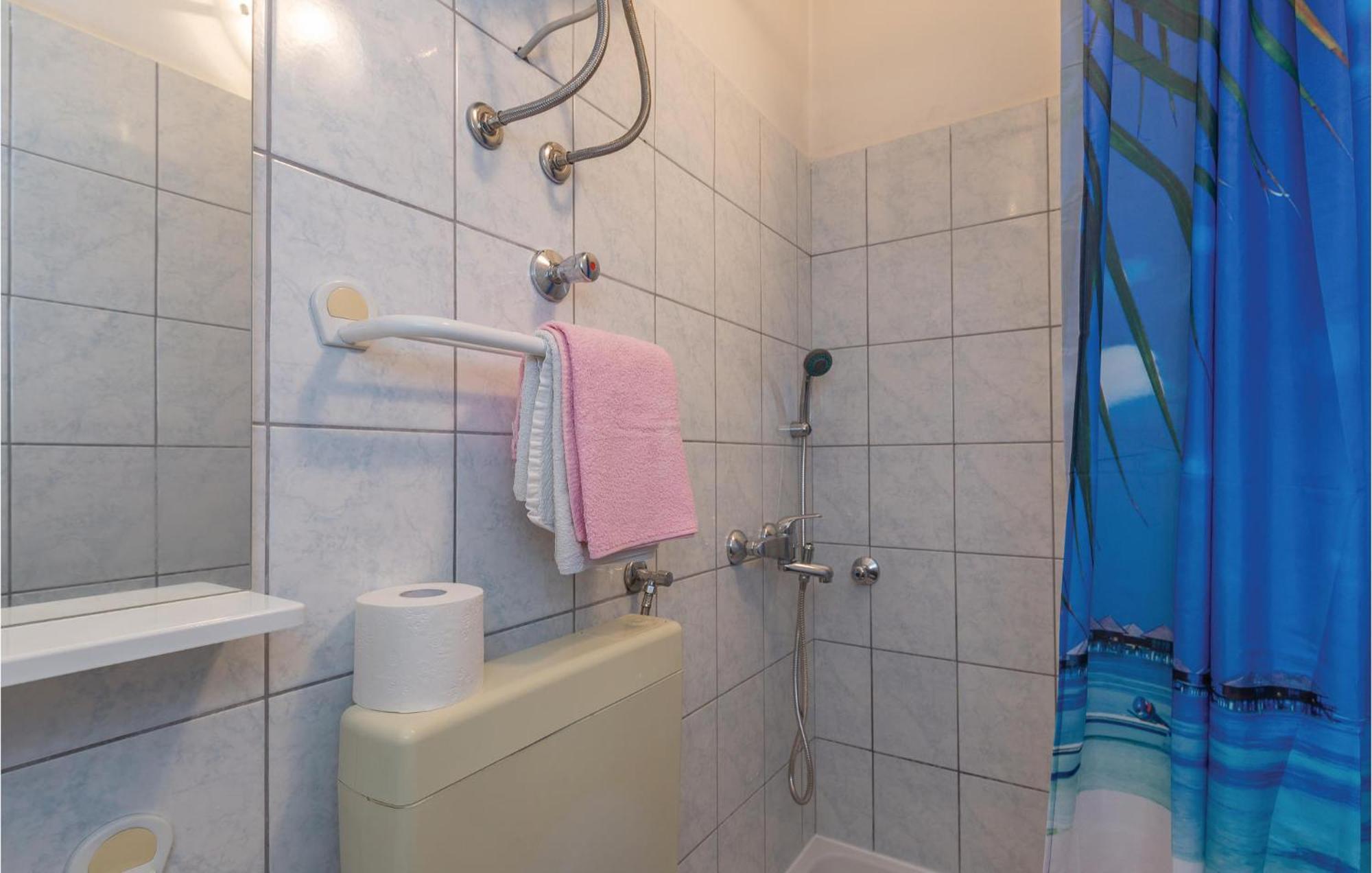 Lovely Apartment In Makarska With Wifi المظهر الخارجي الصورة