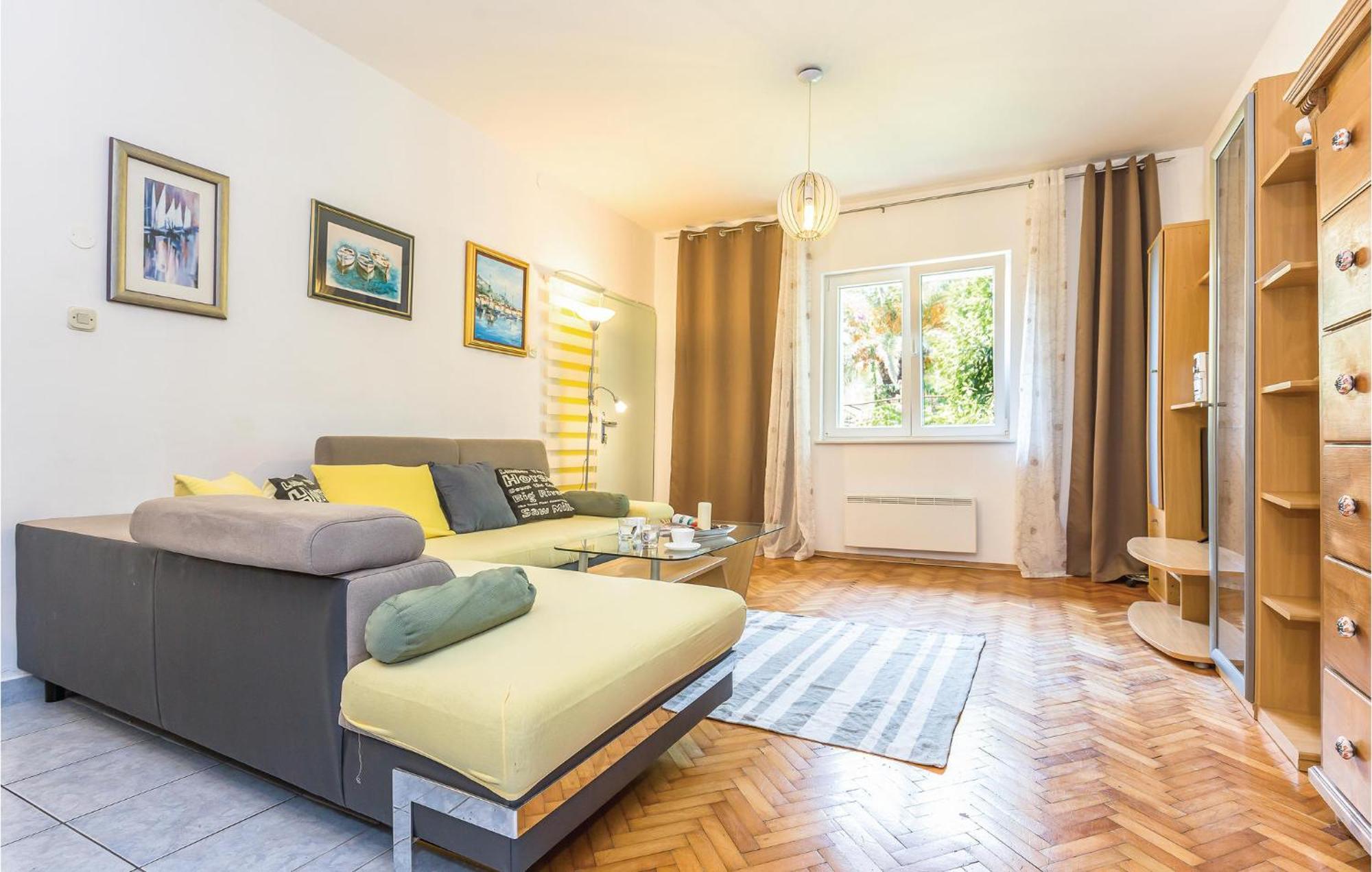Lovely Apartment In Makarska With Wifi المظهر الخارجي الصورة