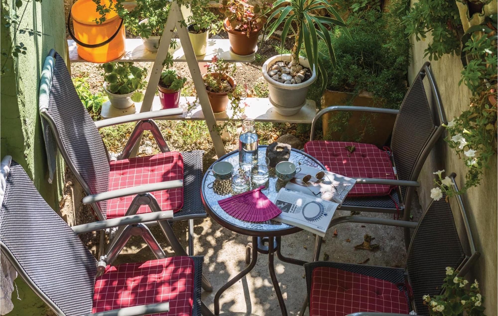 Lovely Apartment In Makarska With Wifi المظهر الخارجي الصورة