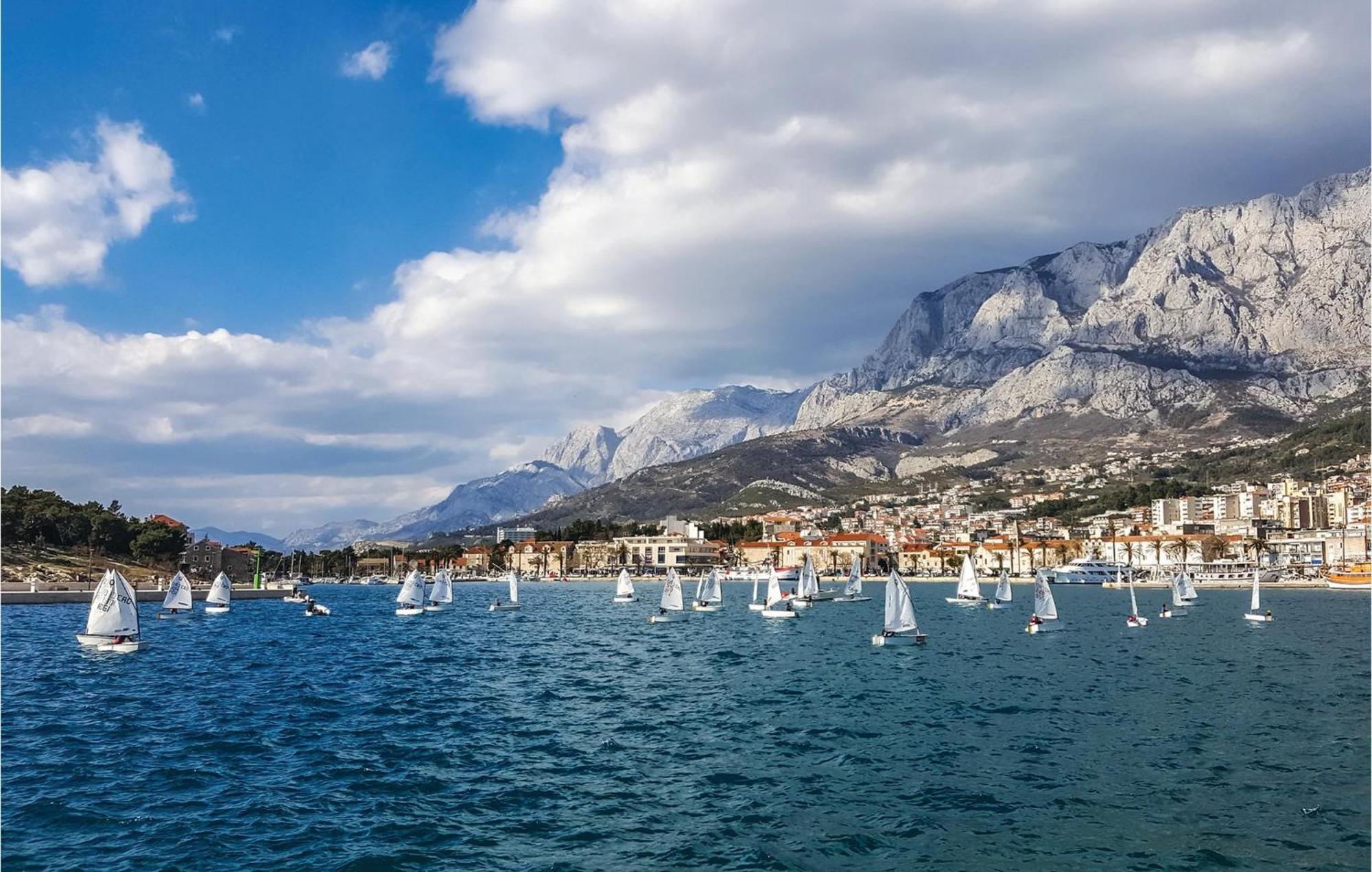 Lovely Apartment In Makarska With Wifi المظهر الخارجي الصورة