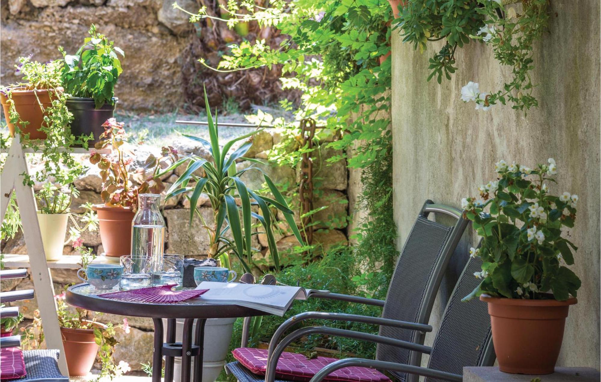 Lovely Apartment In Makarska With Wifi المظهر الخارجي الصورة