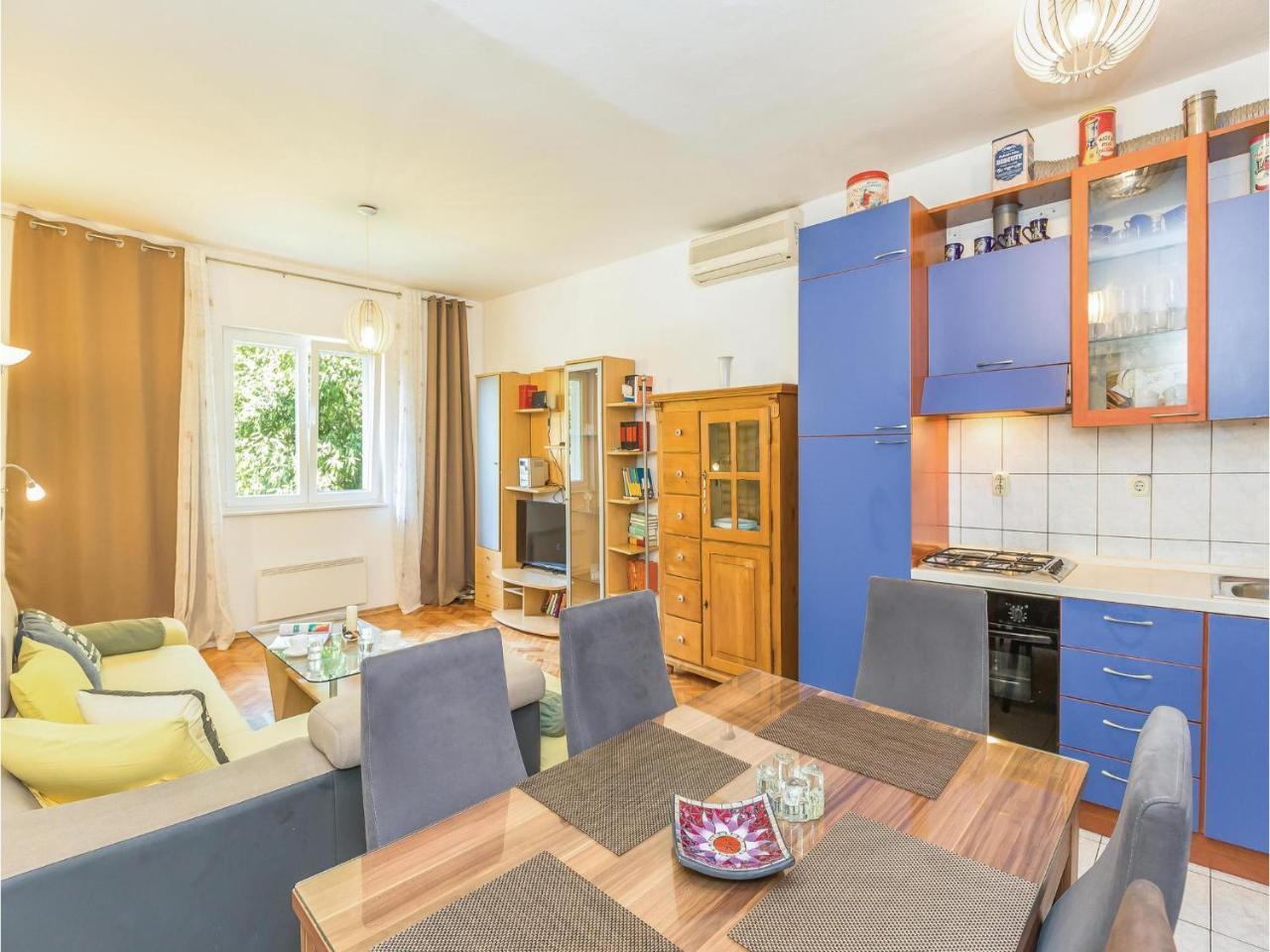 Lovely Apartment In Makarska With Wifi المظهر الخارجي الصورة