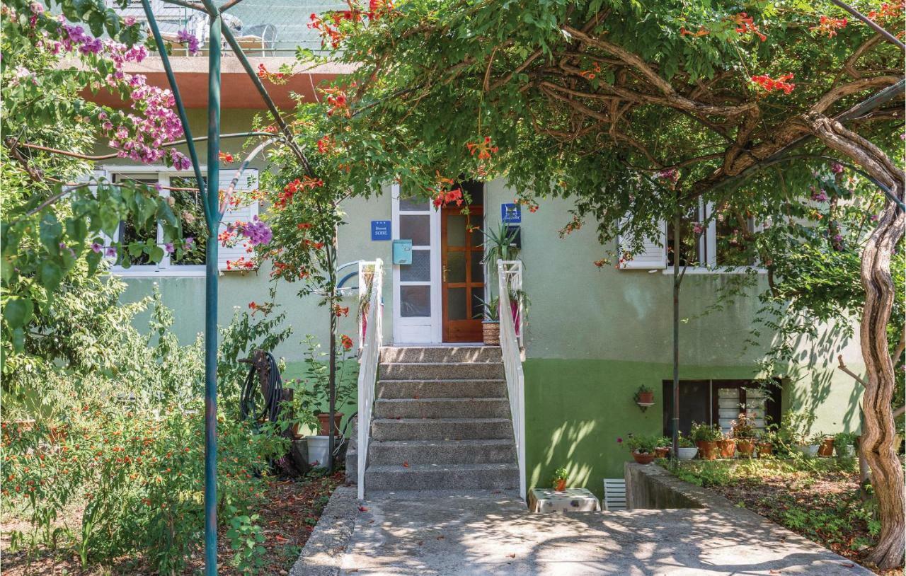 Lovely Apartment In Makarska With Wifi المظهر الخارجي الصورة