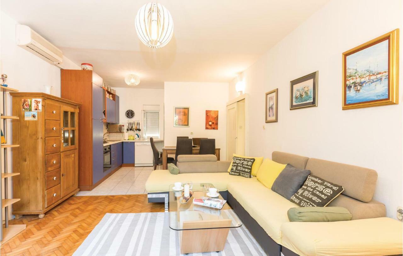 Lovely Apartment In Makarska With Wifi المظهر الخارجي الصورة